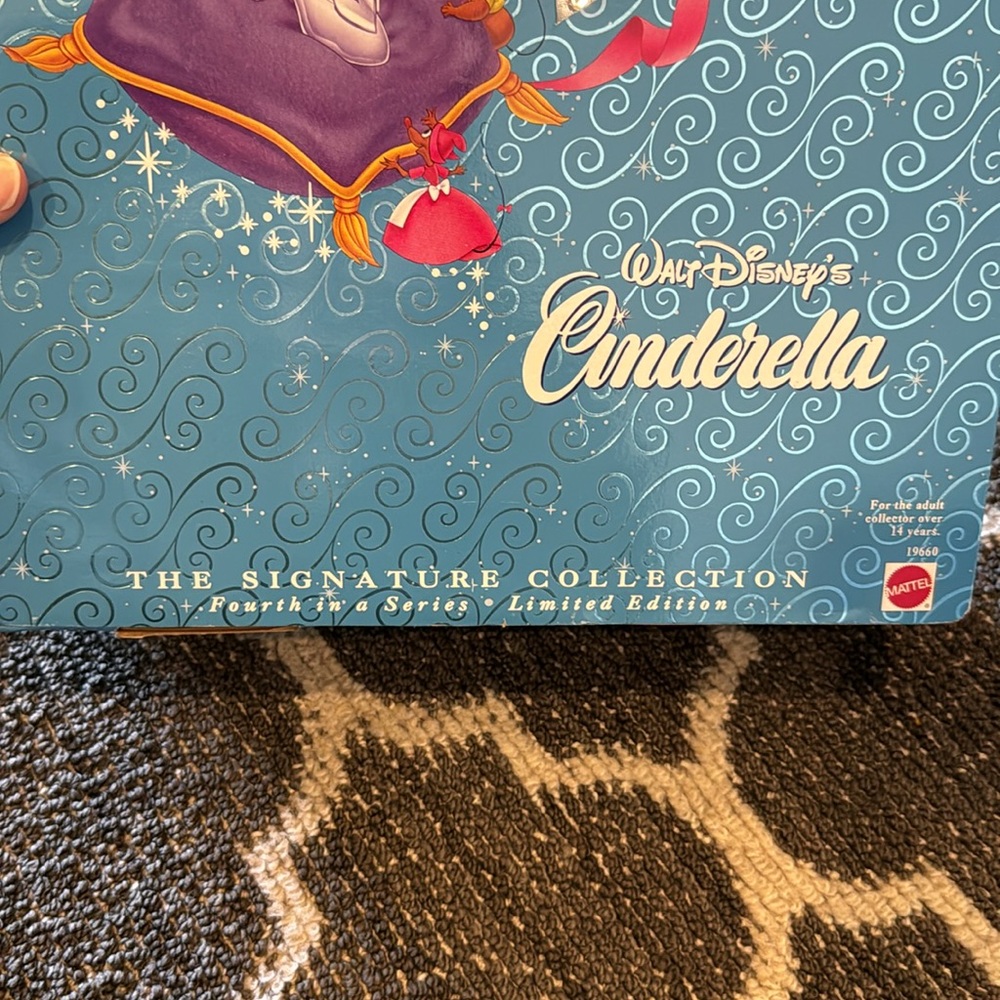 Cinderella Barbie Signature Collection - Picture 3 of 9